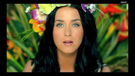  愛情與迷幻交織的旋律：Katy Perry 的《Roar》